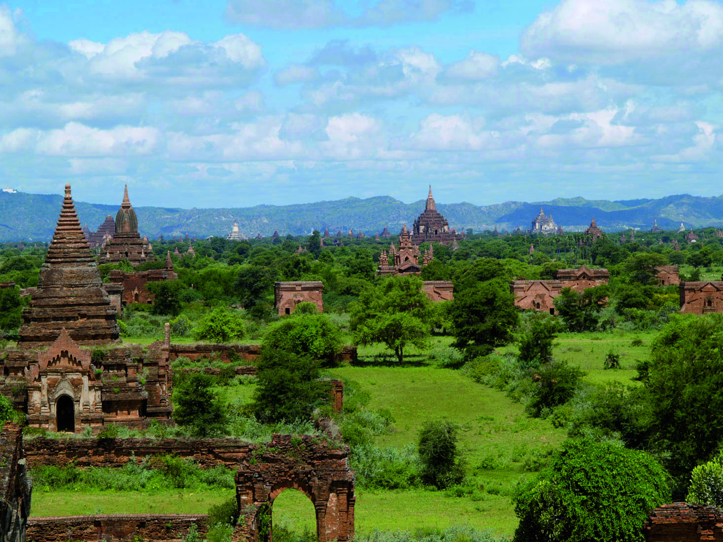 Itinerario de viaje a medida por Myanmar, paisaje de templos en la antigua Birmania
