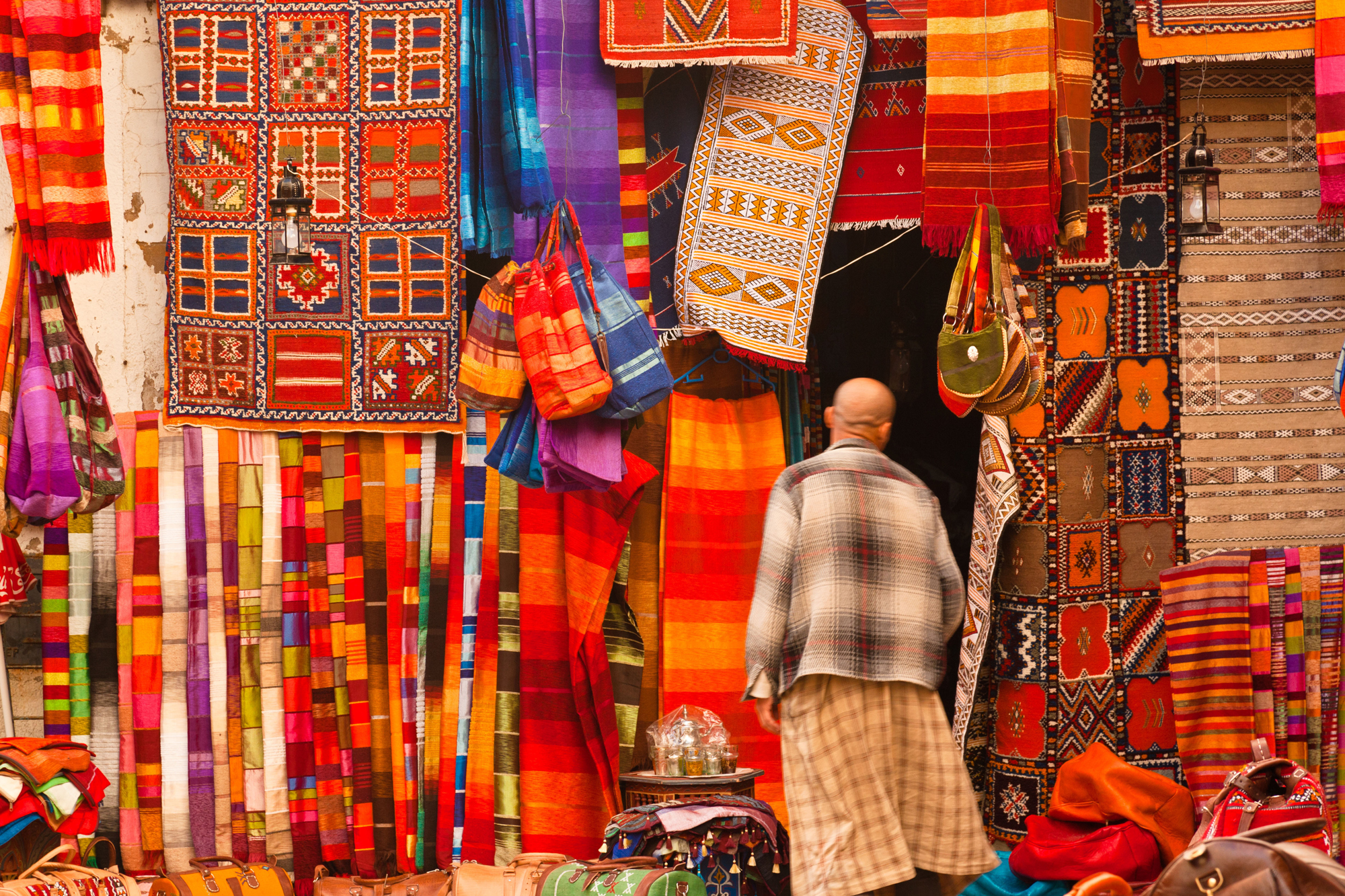 Itinerario de viaje a África, visita en un viaje exclusivo Marruecos, sus mezquitas y mercados.